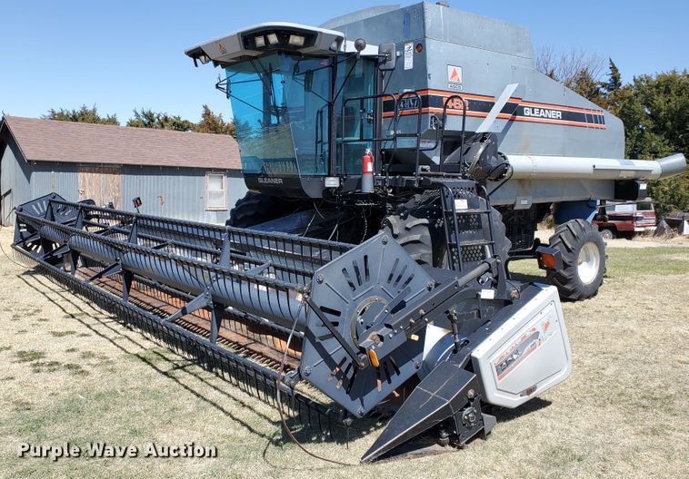 image for item DI4778 1993 Gleaner R62  combine