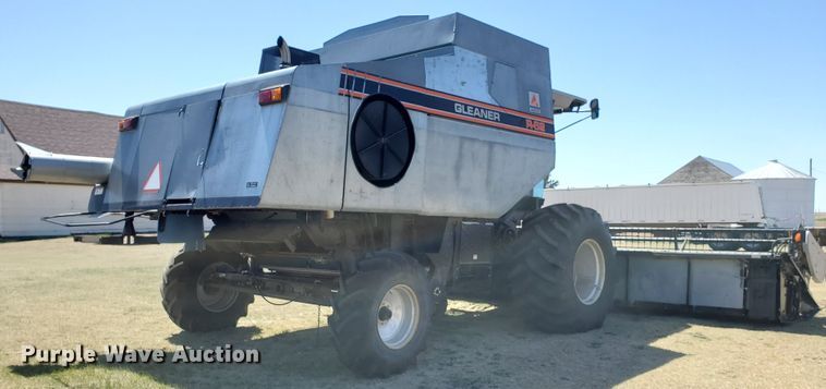 image for item DI4778 1993 Gleaner R62  combine