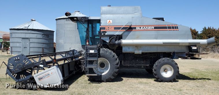 image for item DI4778 1993 Gleaner R62  combine