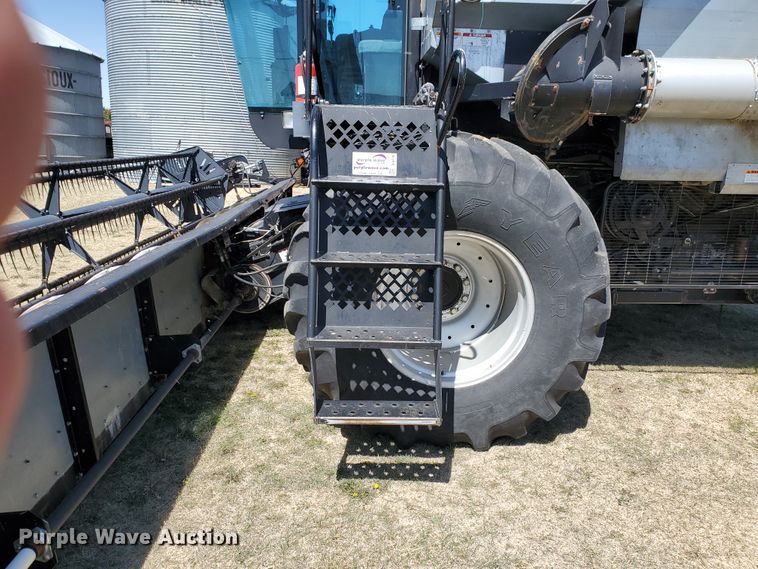 image for item DI4778 1993 Gleaner R62  combine