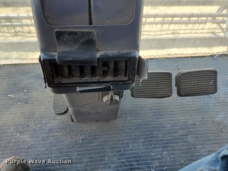 image for item DI4778 1993 Gleaner R62  combine