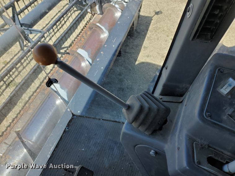 image for item DI4778 1993 Gleaner R62  combine