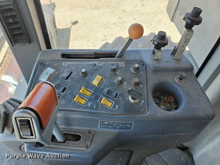 image for item DI4778 1993 Gleaner R62  combine