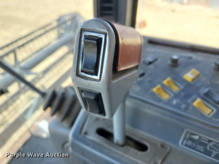 image for item DI4778 1993 Gleaner R62  combine