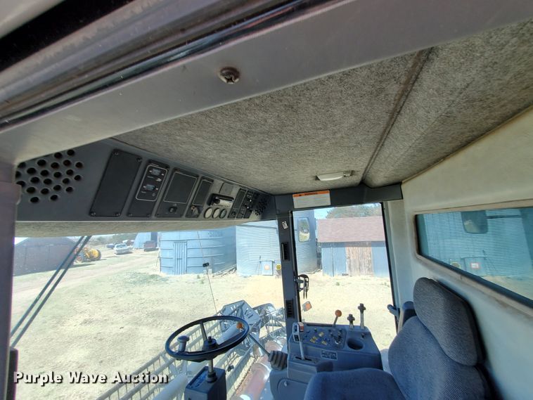 image for item DI4778 1993 Gleaner R62  combine