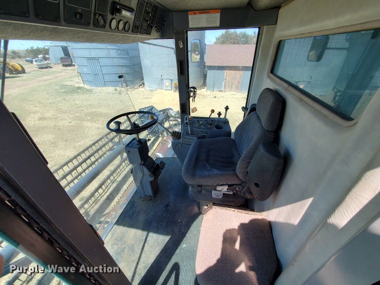 image for item DI4778 1993 Gleaner R62  combine