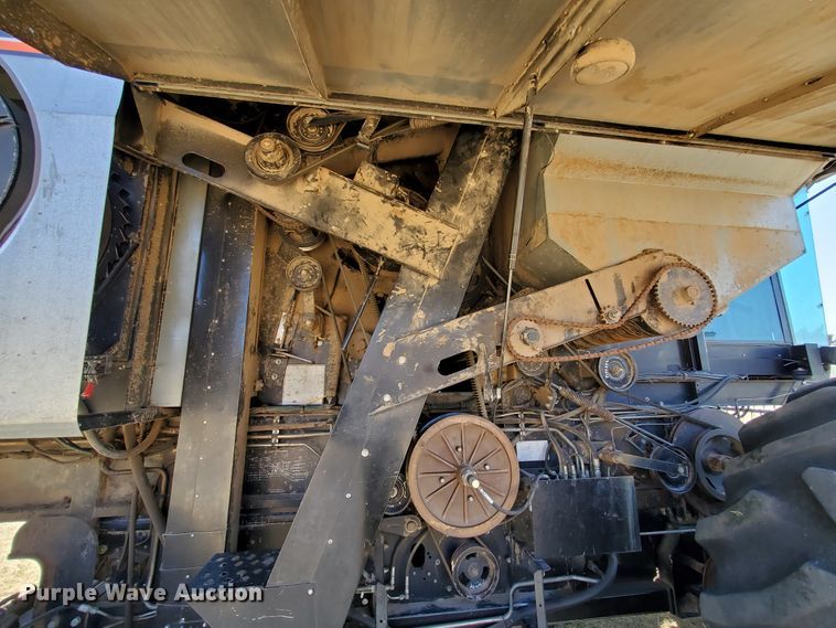 image for item DI4778 1993 Gleaner R62  combine