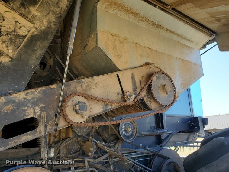 image for item DI4778 1993 Gleaner R62  combine