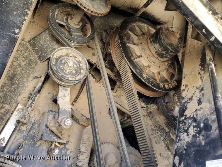 image for item DI4778 1993 Gleaner R62  combine