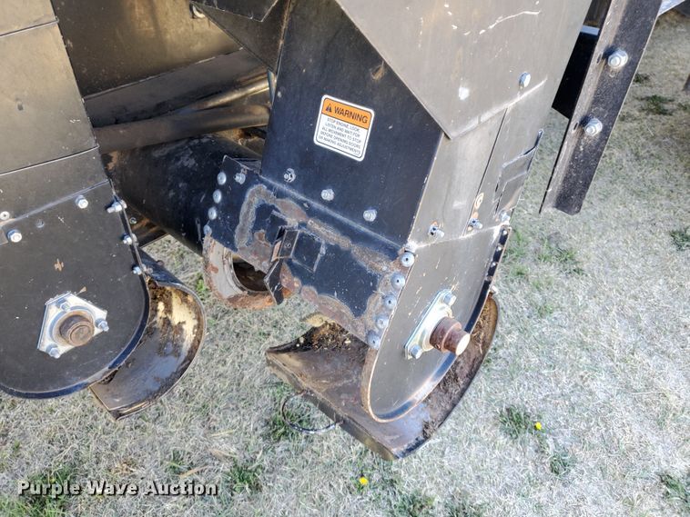 image for item DI4778 1993 Gleaner R62  combine