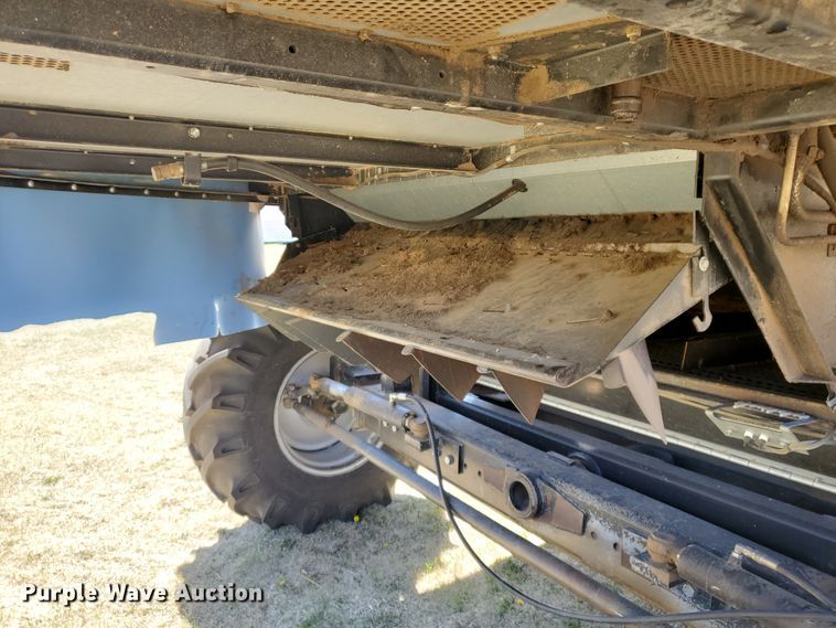 image for item DI4778 1993 Gleaner R62  combine