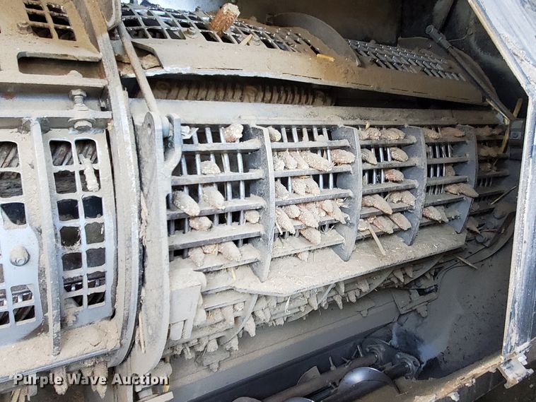 image for item DI4778 1993 Gleaner R62  combine