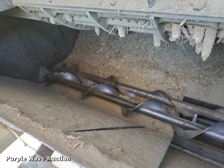 image for item DI4778 1993 Gleaner R62  combine