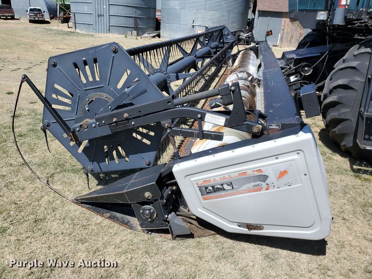 image for item DI4778 1993 Gleaner R62  combine