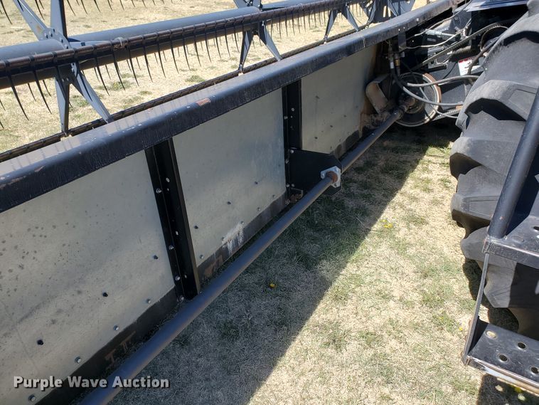 image for item DI4778 1993 Gleaner R62  combine