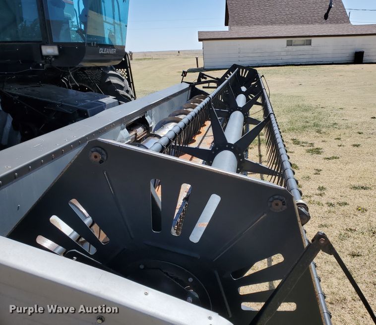 image for item DI4778 1993 Gleaner R62  combine