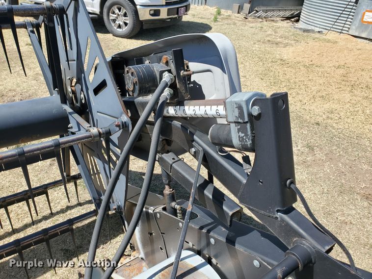 image for item DI4778 1993 Gleaner R62  combine