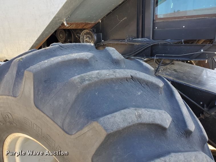 image for item DI4778 1993 Gleaner R62  combine