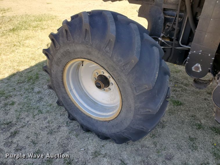 image for item DI4778 1993 Gleaner R62  combine