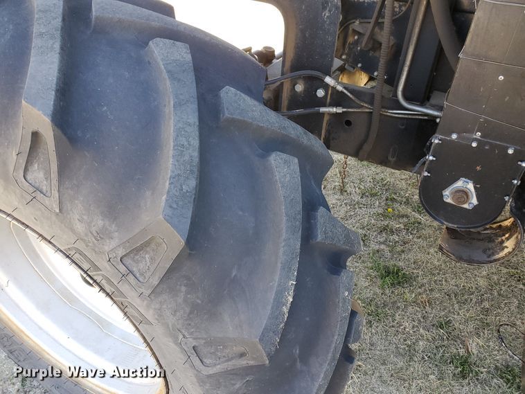 image for item DI4778 1993 Gleaner R62  combine