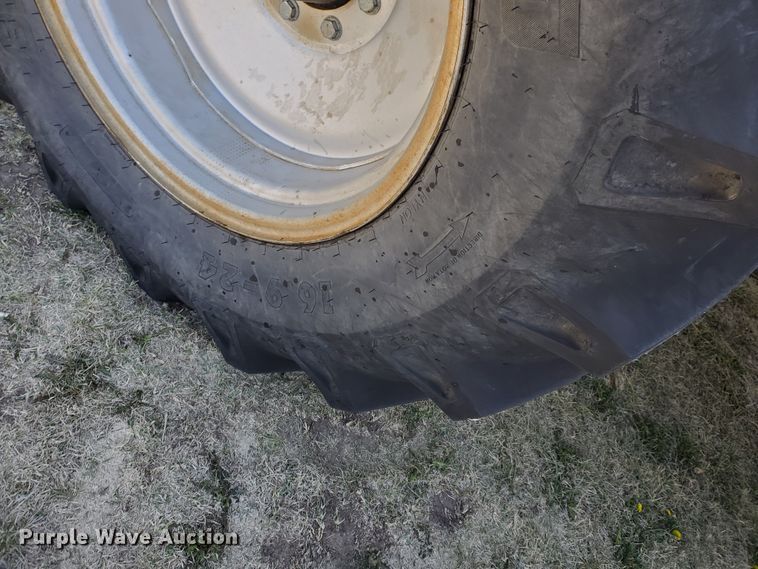 image for item DI4778 1993 Gleaner R62  combine