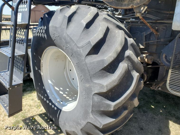 image for item DI4778 1993 Gleaner R62  combine