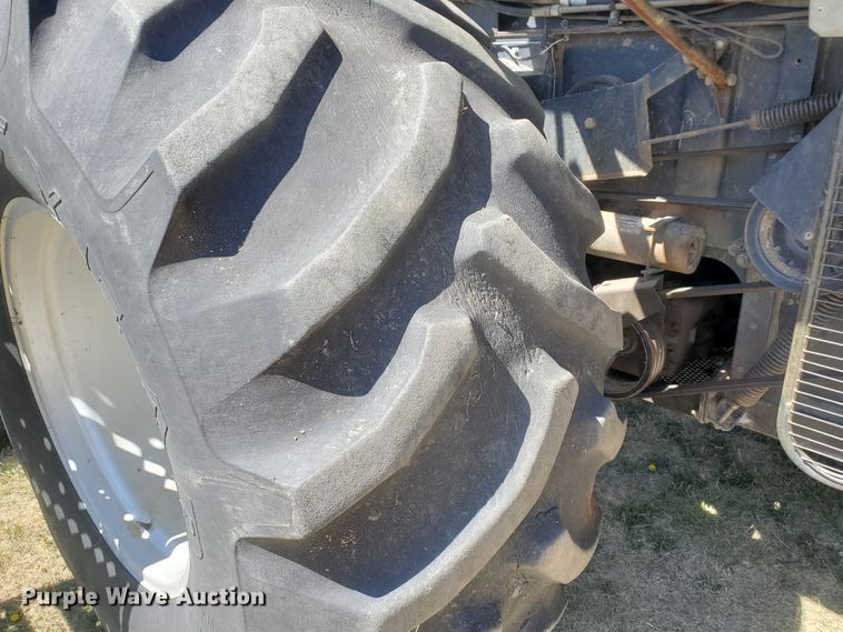 image for item DI4778 1993 Gleaner R62  combine