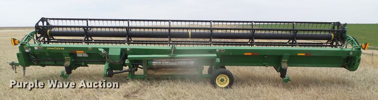 image for item DI5555 2006 John Deere 936D  draper head