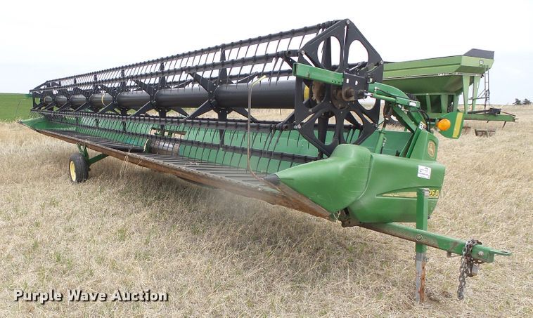 image for item DI5555 2006 John Deere 936D  draper head