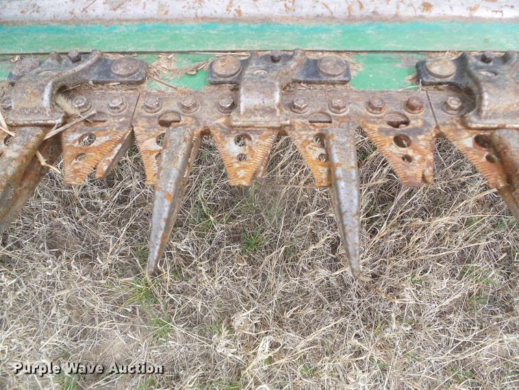 image for item DI5555 2006 John Deere 936D  draper head