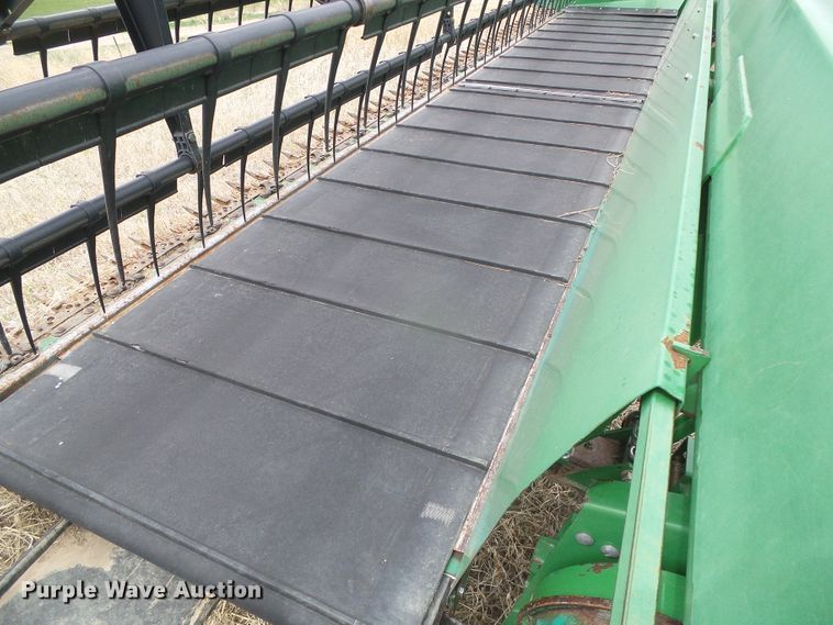 image for item DI5555 2006 John Deere 936D  draper head