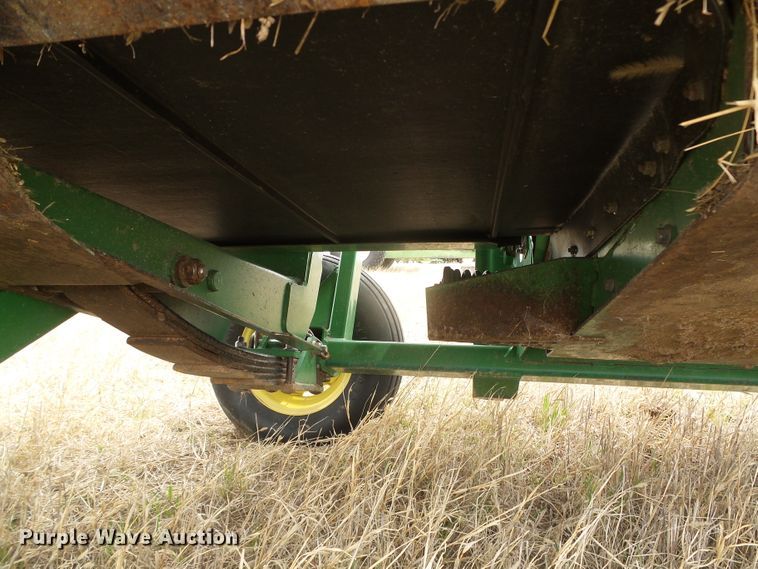 image for item DI5555 2006 John Deere 936D  draper head