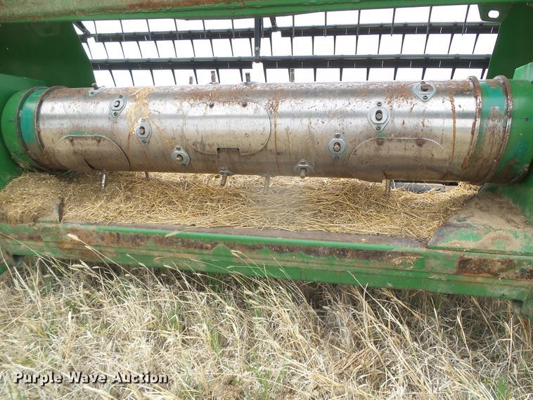 image for item DI5555 2006 John Deere 936D  draper head