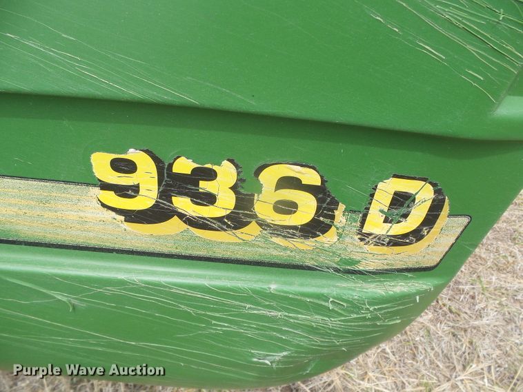 image for item DI5555 2006 John Deere 936D  draper head