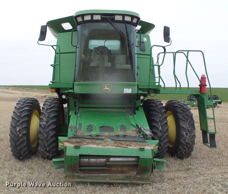 image for item DI5556 2005 John Deere 9860 STS  combine