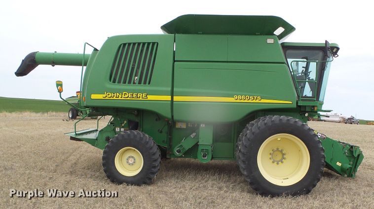 image for item DI5556 2005 John Deere 9860 STS  combine