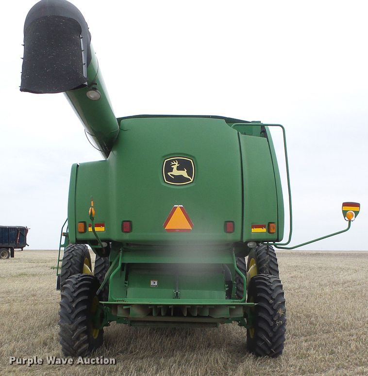 image for item DI5556 2005 John Deere 9860 STS  combine