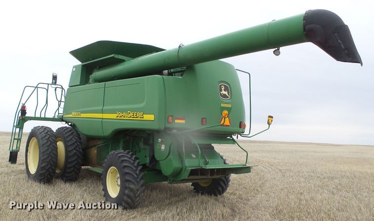 image for item DI5556 2005 John Deere 9860 STS  combine