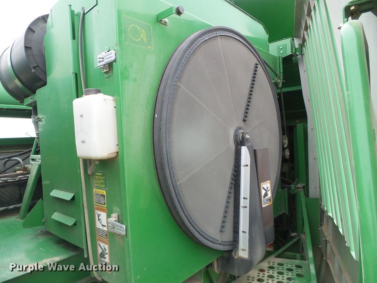 image for item DI5556 2005 John Deere 9860 STS  combine