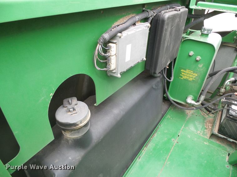 image for item DI5556 2005 John Deere 9860 STS  combine