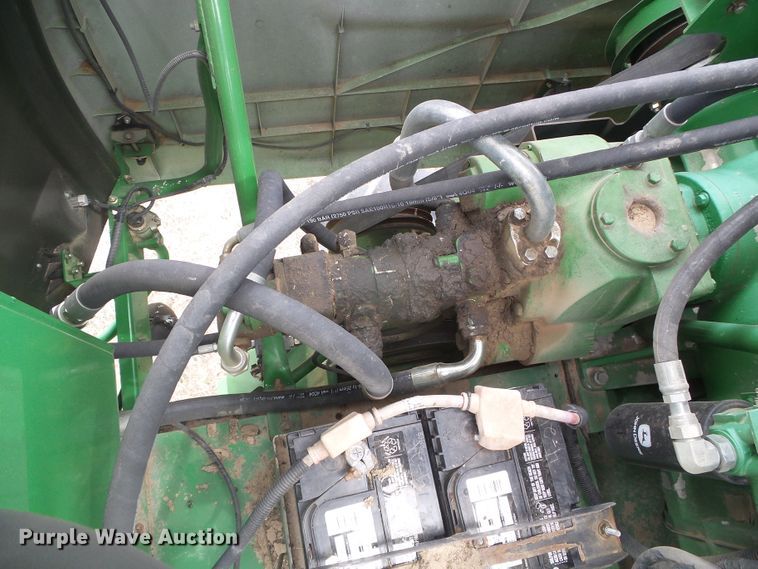 image for item DI5556 2005 John Deere 9860 STS  combine