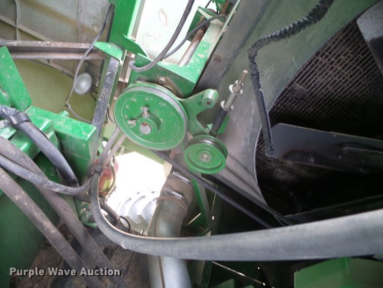 image for item DI5556 2005 John Deere 9860 STS  combine