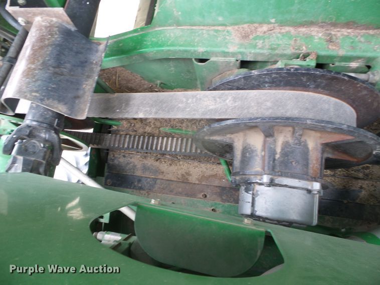 image for item DI5556 2005 John Deere 9860 STS  combine