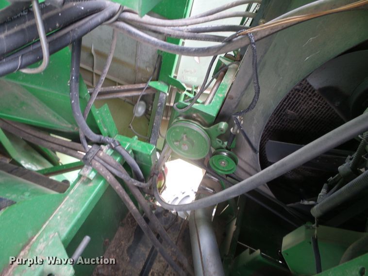 image for item DI5556 2005 John Deere 9860 STS  combine