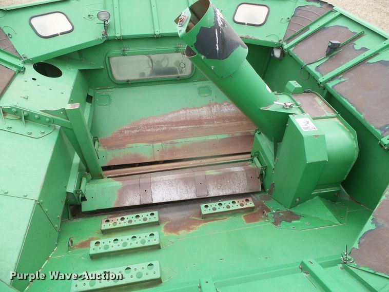 image for item DI5556 2005 John Deere 9860 STS  combine