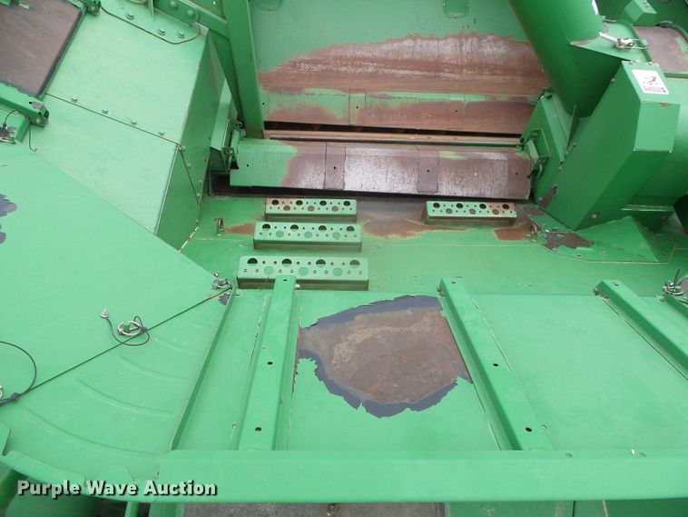 image for item DI5556 2005 John Deere 9860 STS  combine