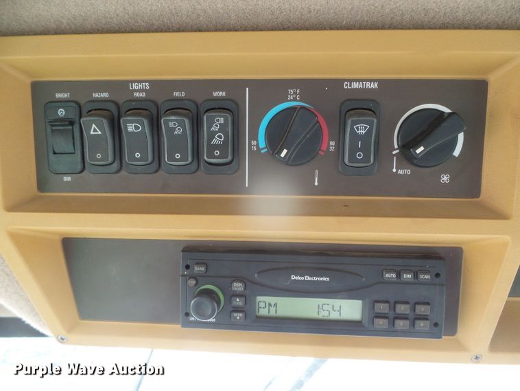 image for item DI5556 2005 John Deere 9860 STS  combine