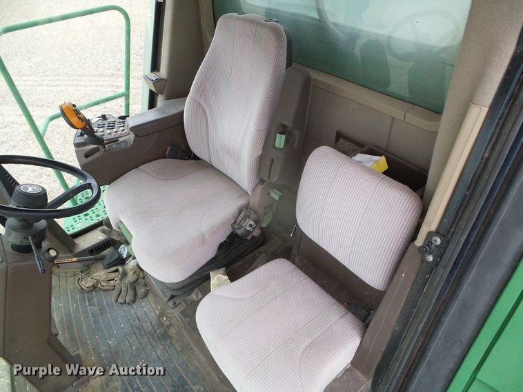 image for item DI5556 2005 John Deere 9860 STS  combine