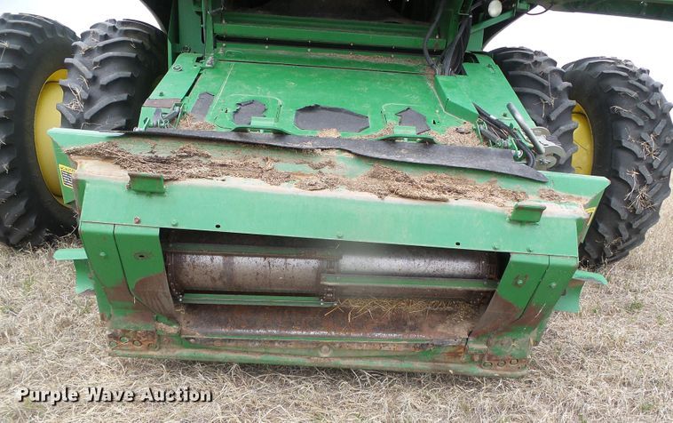 image for item DI5556 2005 John Deere 9860 STS  combine