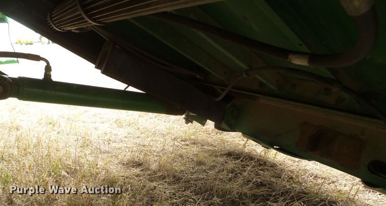 image for item DI5556 2005 John Deere 9860 STS  combine